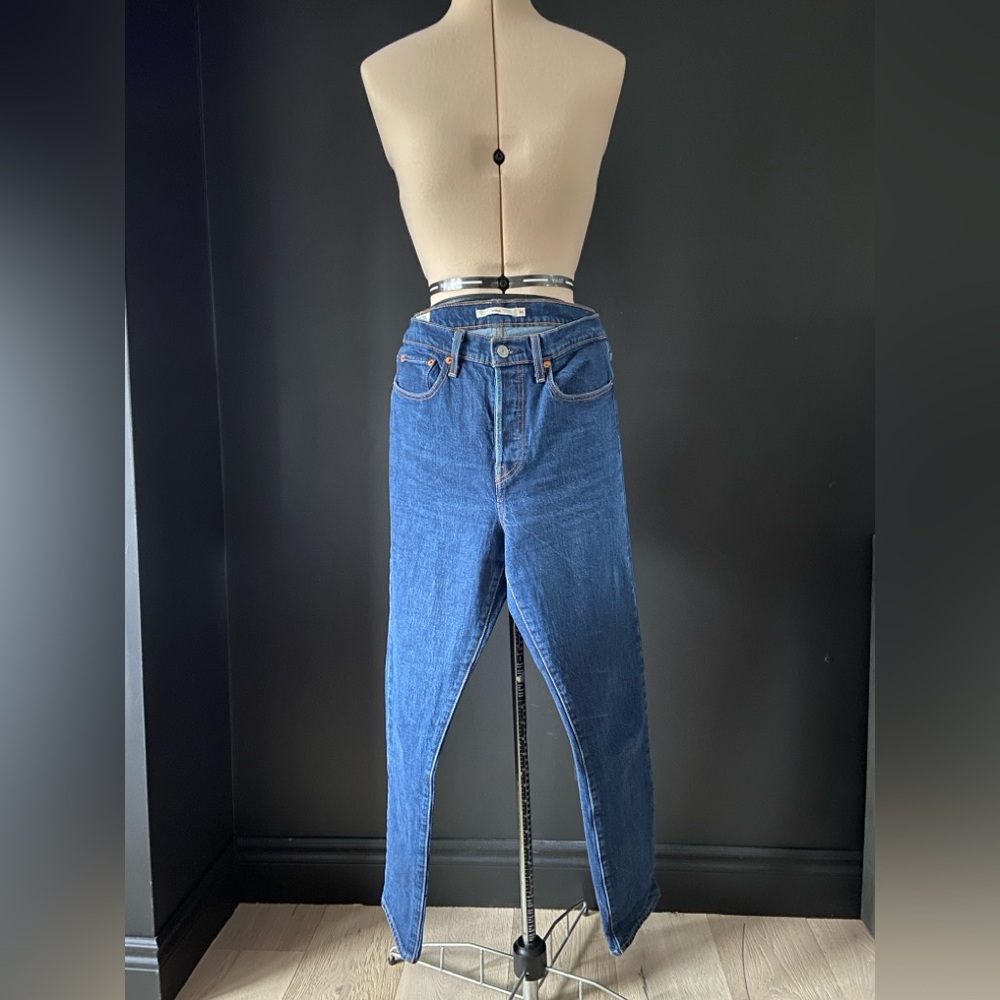 Levi’s wedgie 30